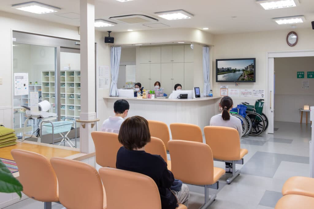 くわた脳神経外科待合室の様子